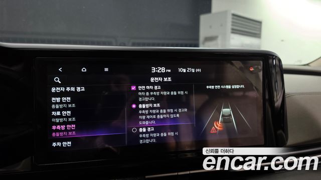 Kia Canival 2021 — photo 22