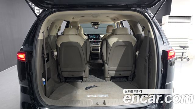 Kia Canival 2021 — photo 26