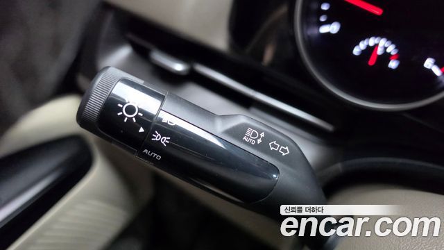 Kia Canival 2021 — photo 31