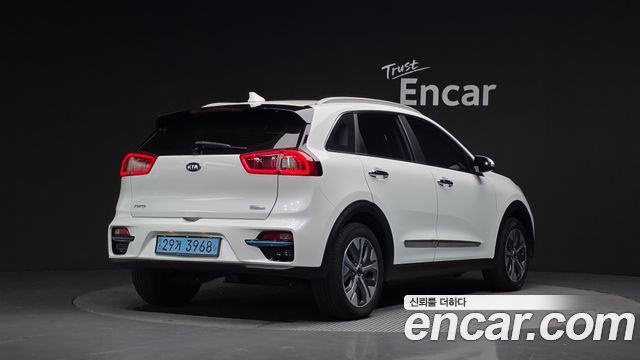 Kia Niro 2019 — photo 2