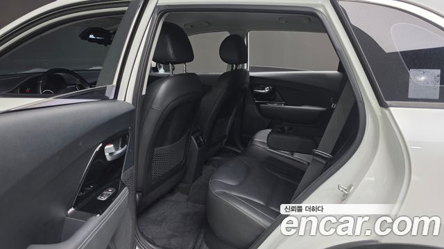 Kia Niro 2019 — photo 16