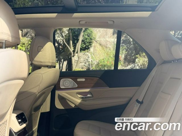 Mercedes-Benz GLE-Class 2021 — photo 19