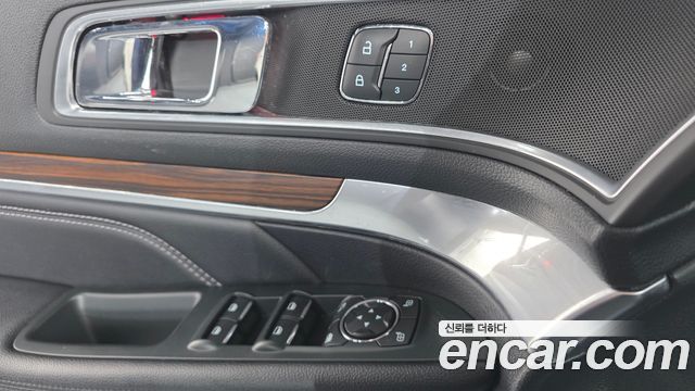 Ford Explorer 2018 — photo 12