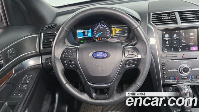 Ford Explorer 2018 — photo 13