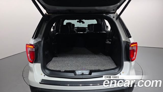 Ford Explorer 2018 — photo 19
