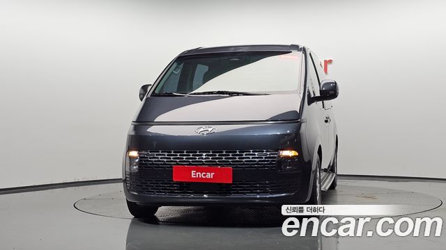Hyundai Staria 2023 — photo 3