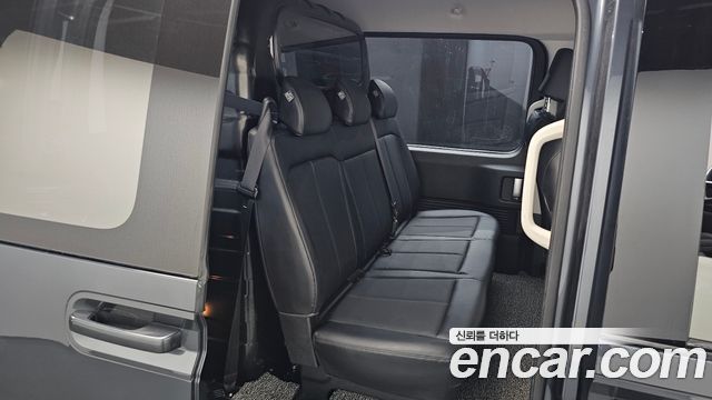 Hyundai Staria 2023 — photo 18