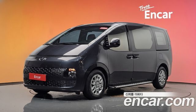 Hyundai Staria 2023 — photo 1
