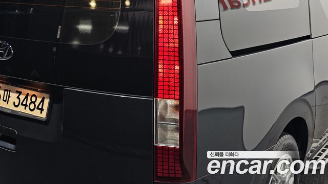 Hyundai Staria 2023 — photo 9