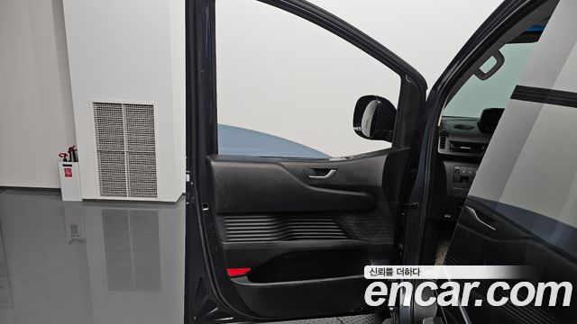 Hyundai Staria 2023 — photo 14
