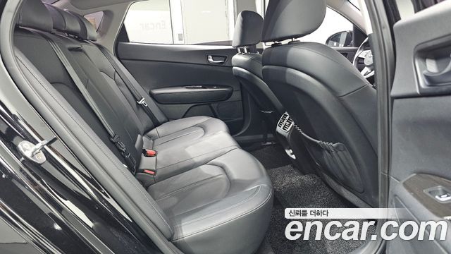 Kia K5 2019 — photo 17