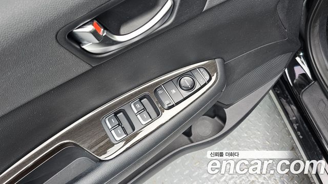 Kia K5 2019 — photo 19