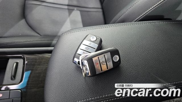 Kia K5 2019 — photo 32