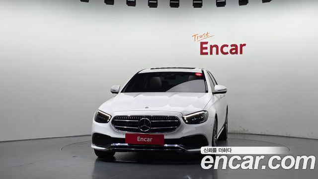 Mercedes-Benz E-Class 2022 — photo 3
