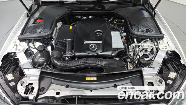 Mercedes-Benz E-Class 2022 — photo 6