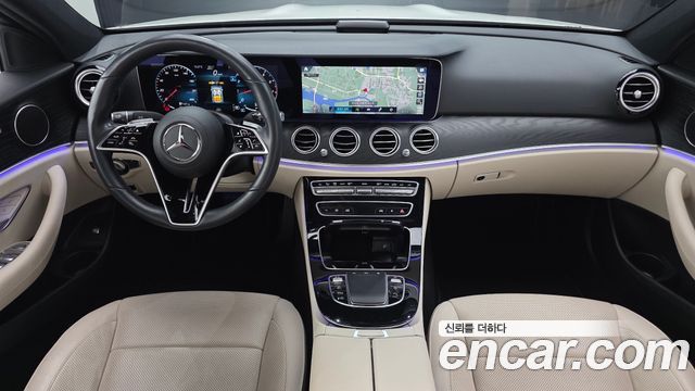 Mercedes-Benz E-Class 2022 — photo 10