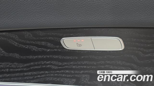Mercedes-Benz E-Class 2022 — photo 31