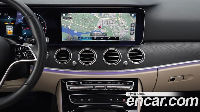Mercedes-Benz E-Class 2022 — photo 33