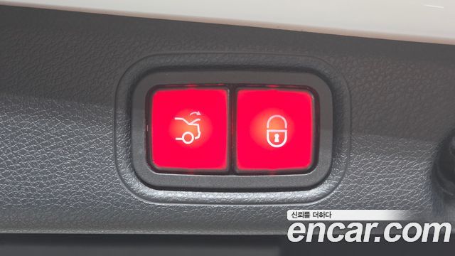 Mercedes-Benz E-Class 2022 — photo 35