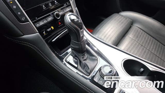 Infiniti Q50 2018 — photo 12
