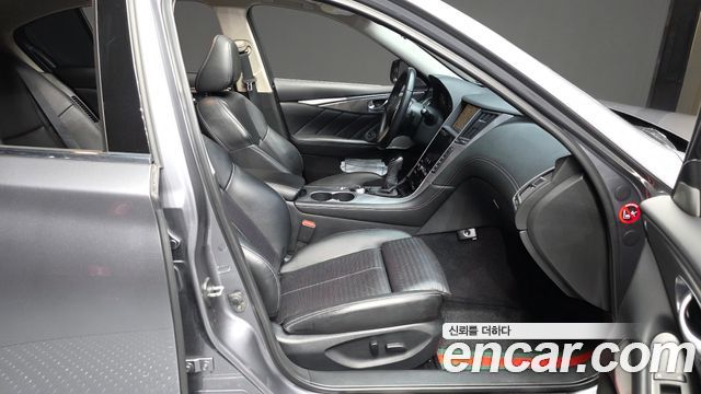 Infiniti Q50 2018 — photo 17