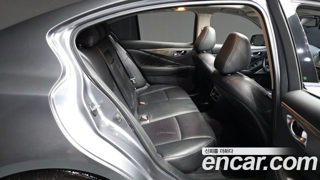 Infiniti Q50 2018 — photo 18
