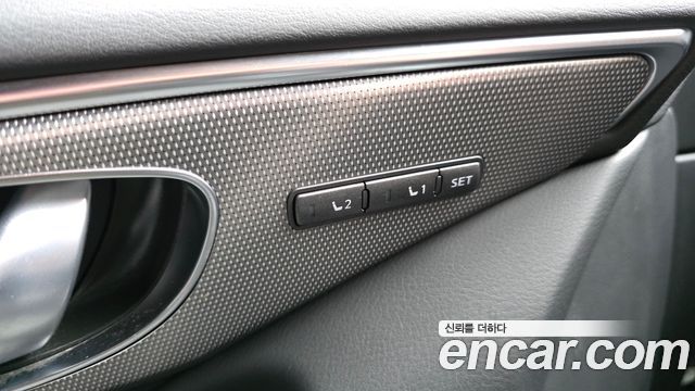 Infiniti Q50 2018 — photo 24