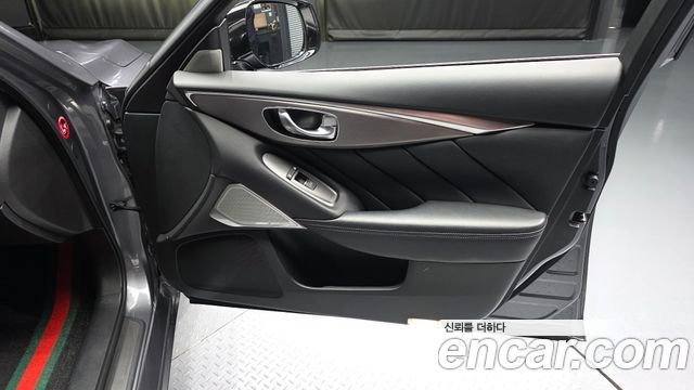 Infiniti Q50 2018 — photo 14