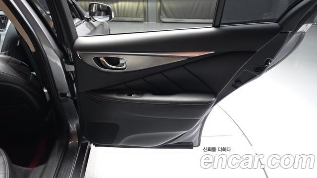 Infiniti Q50 2018 — photo 15