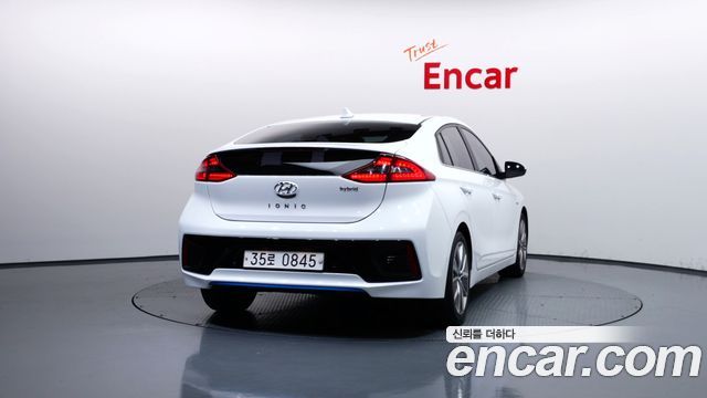 Hyundai Ioniq 2016 — photo 4