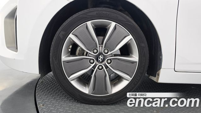 Hyundai Ioniq 2016 — photo 5