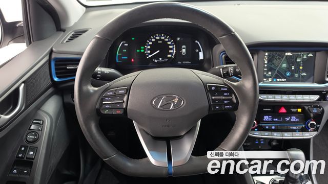 Hyundai Ioniq 2016 — photo 20