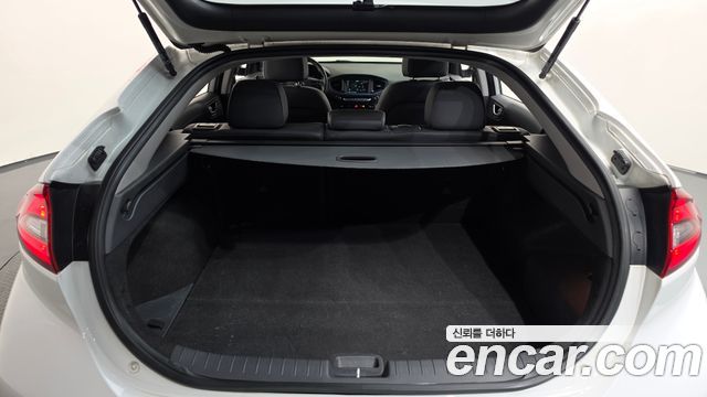 Hyundai Ioniq 2016 — photo 23