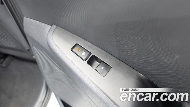 Hyundai Ioniq 2016 — photo 25