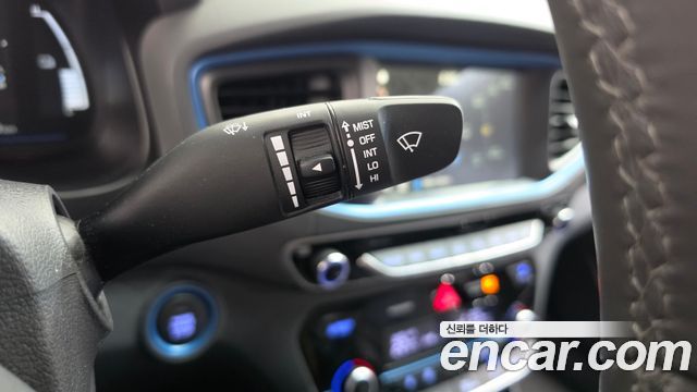 Hyundai Ioniq 2016 — photo 27