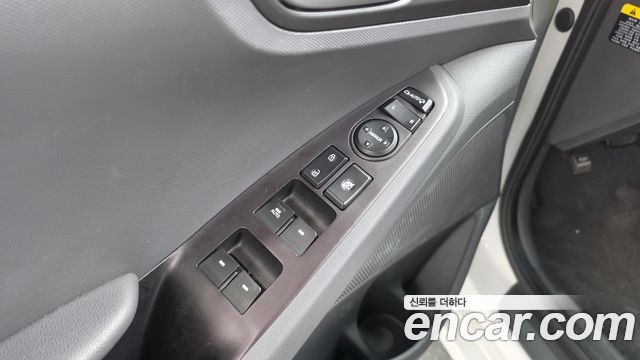 Hyundai Ioniq 2016 — photo 28