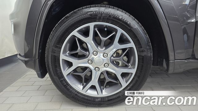 Jeep Cherokee 2019 — photo 5