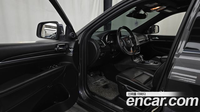 Jeep Cherokee 2019 — photo 10