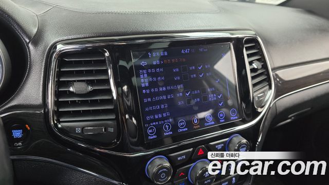 Jeep Cherokee 2019 — photo 16