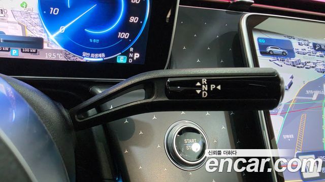 Mercedes-Benz EQE 2025 — photo 9