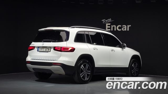 Mercedes-Benz GLB-Class 2021 — photo 2