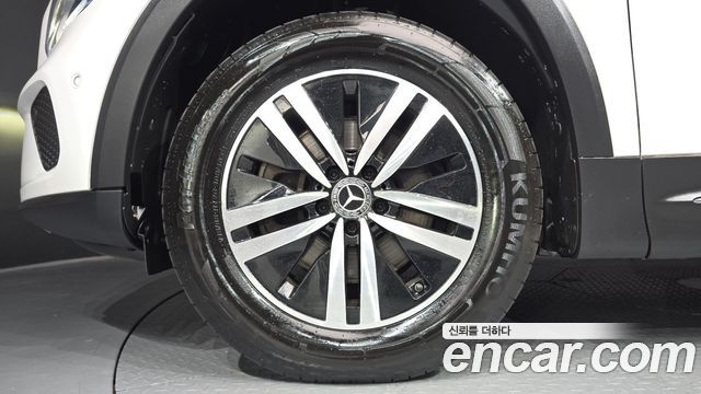 Mercedes-Benz GLB-Class 2021 — photo 5