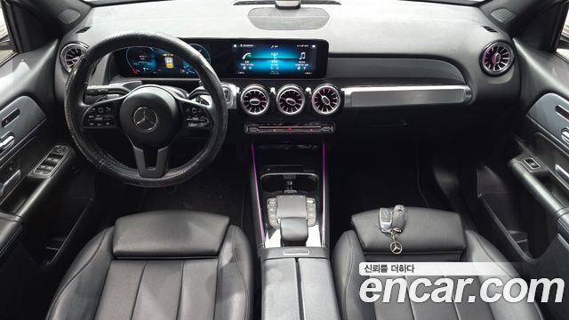 Mercedes-Benz GLB-Class 2021 — photo 10