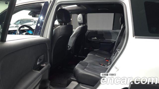 Mercedes-Benz GLB-Class 2021 — photo 17