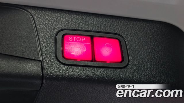 Mercedes-Benz GLB-Class 2021 — photo 25