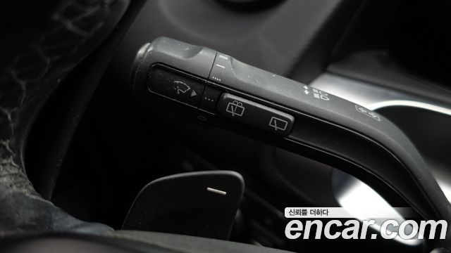 Mercedes-Benz GLB-Class 2021 — photo 33