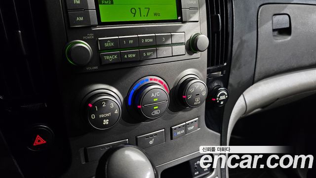 Hyundai Starex 2016 — photo 17