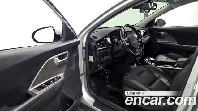 Kia Niro 2023 — photo 13