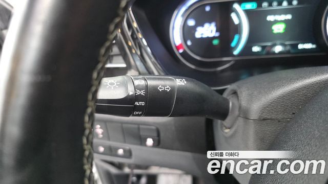 Kia Niro 2023 — photo 26