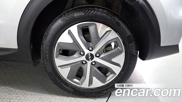 Kia Niro 2023 — photo 7